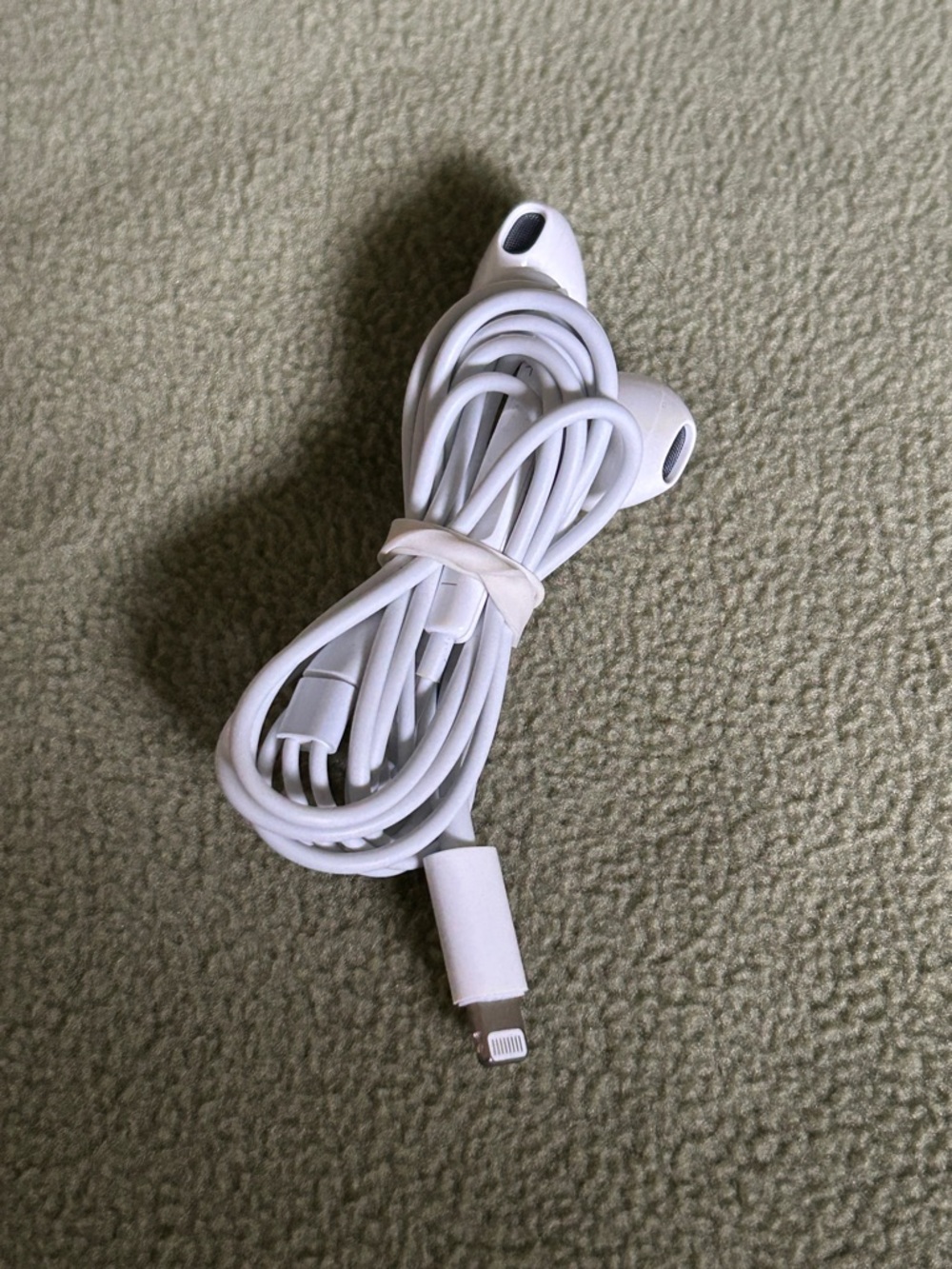 Apple White Lightning Connector Earbuds - Wired In-Ear Headphones